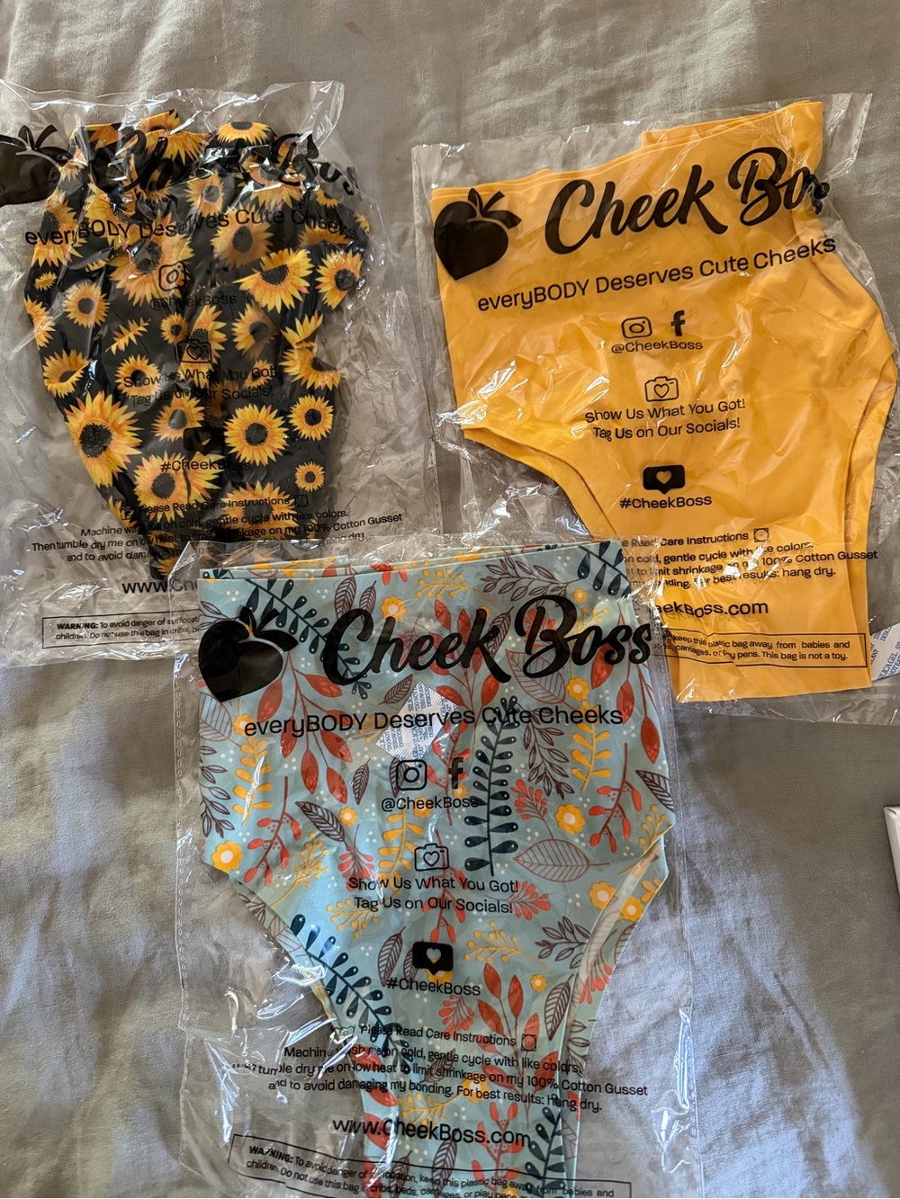 Cheek Boss Sunflower & Leaf panties - Yellow, Blue new original packaging